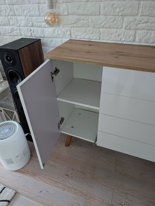 Komoda biała z szufladami