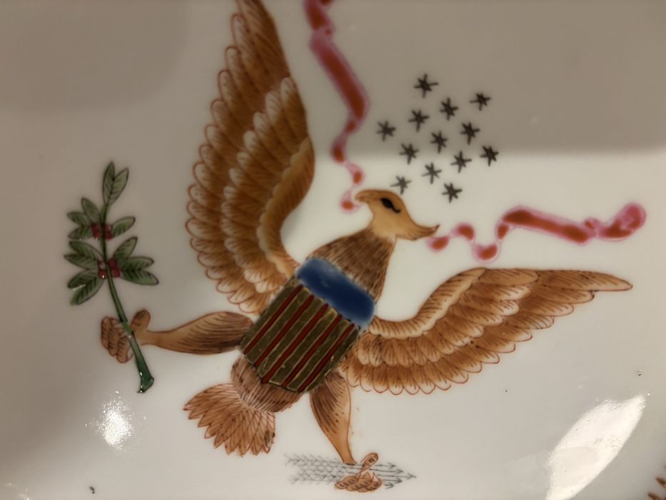 Prato de porcelana armoriada de exportação chinesa