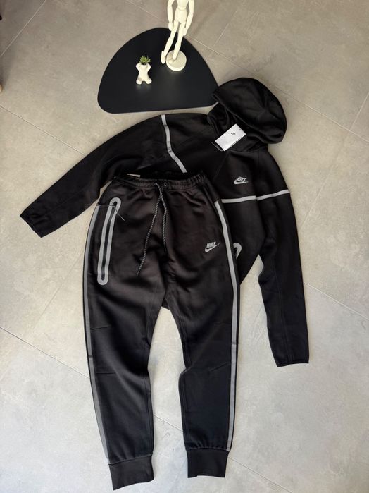 Нейлоновий костюм Nike tech Fleece Black Reflective зіпка і штани