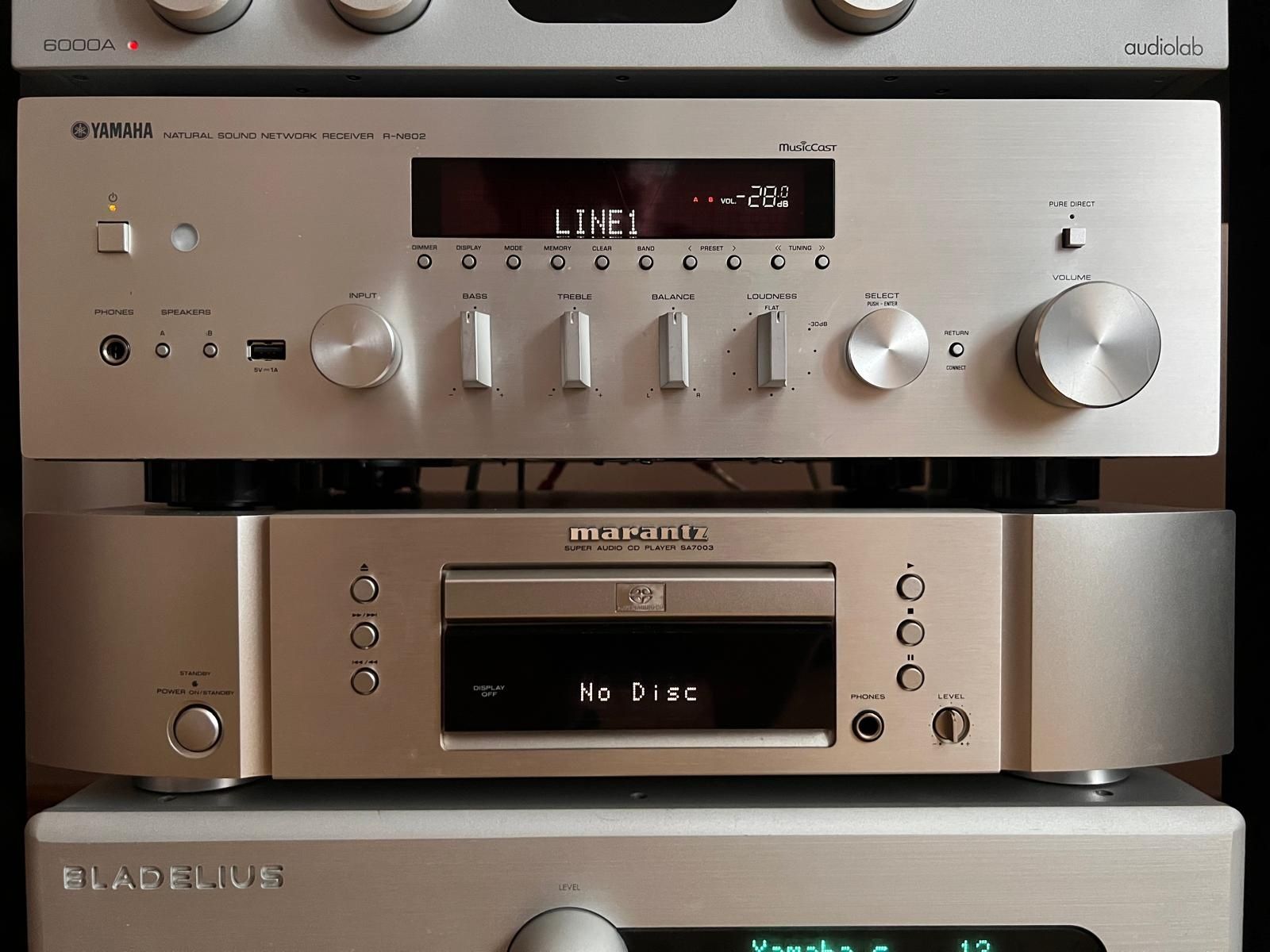 Amplituner Yamaha R-N 602