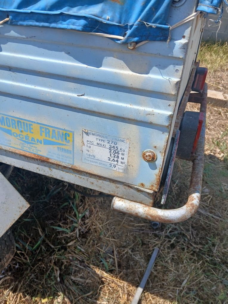 Vendo reboque automóvel