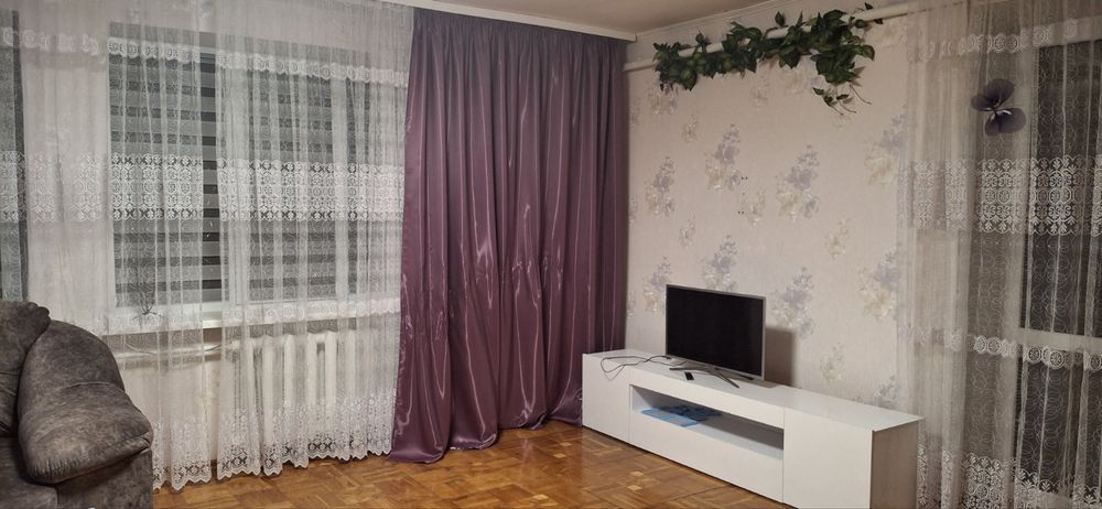 Великий будинок 320 м2 для великої родини в центрі міста Балаклія.