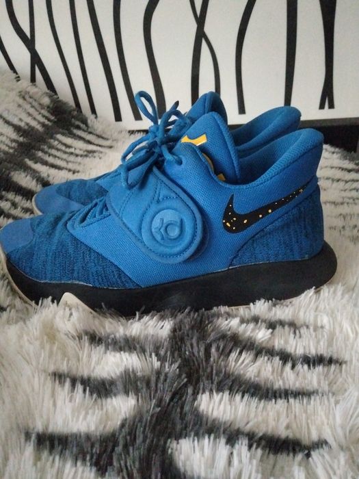 Баскетбольні кросівки nike kd trey 5