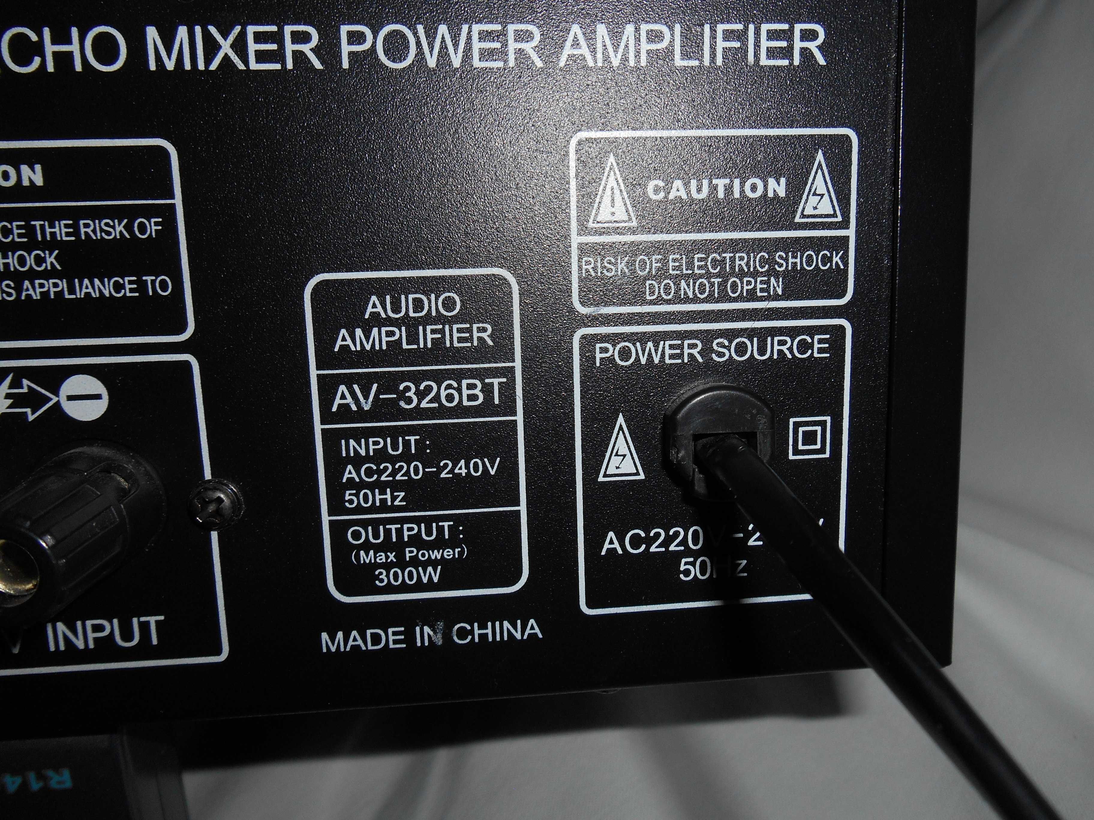 Усилитель звука. AV-326BT AC 230 V  DC 12 V  Max Pawer 300 W (выход)