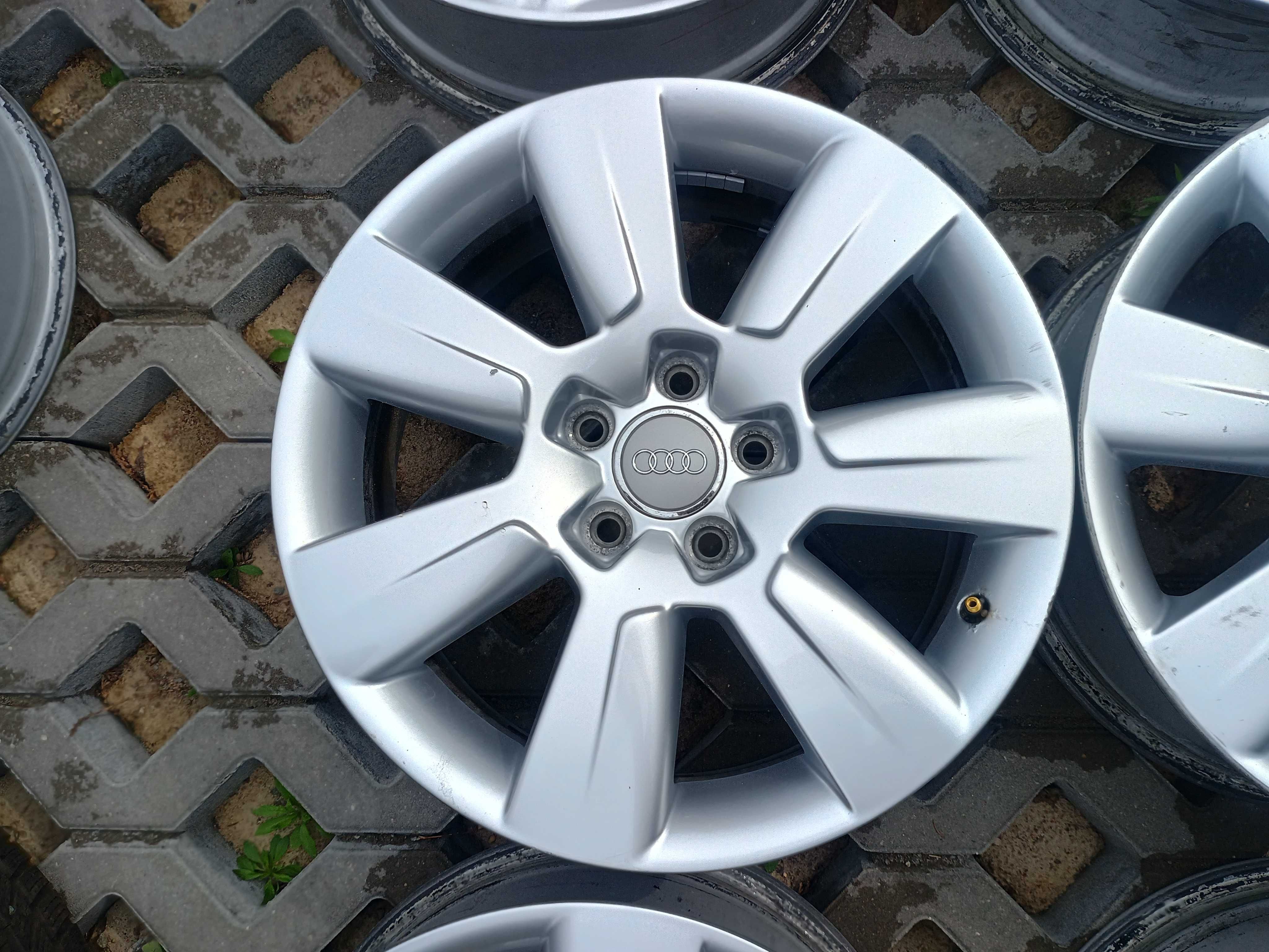 Aluminiowe felgi Audi 17 cali et 34 5x112 7j otwór 57,1 Komplet