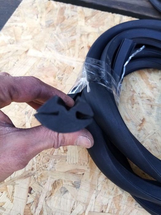 уплотнитель ЮМЗ стекло, дверь