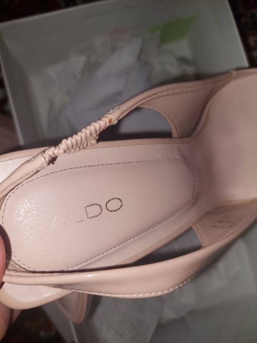 Босоніжки туфлі лаковані 38.5