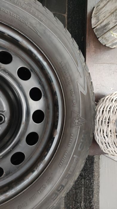 Koła z oponami 205/60/R16H