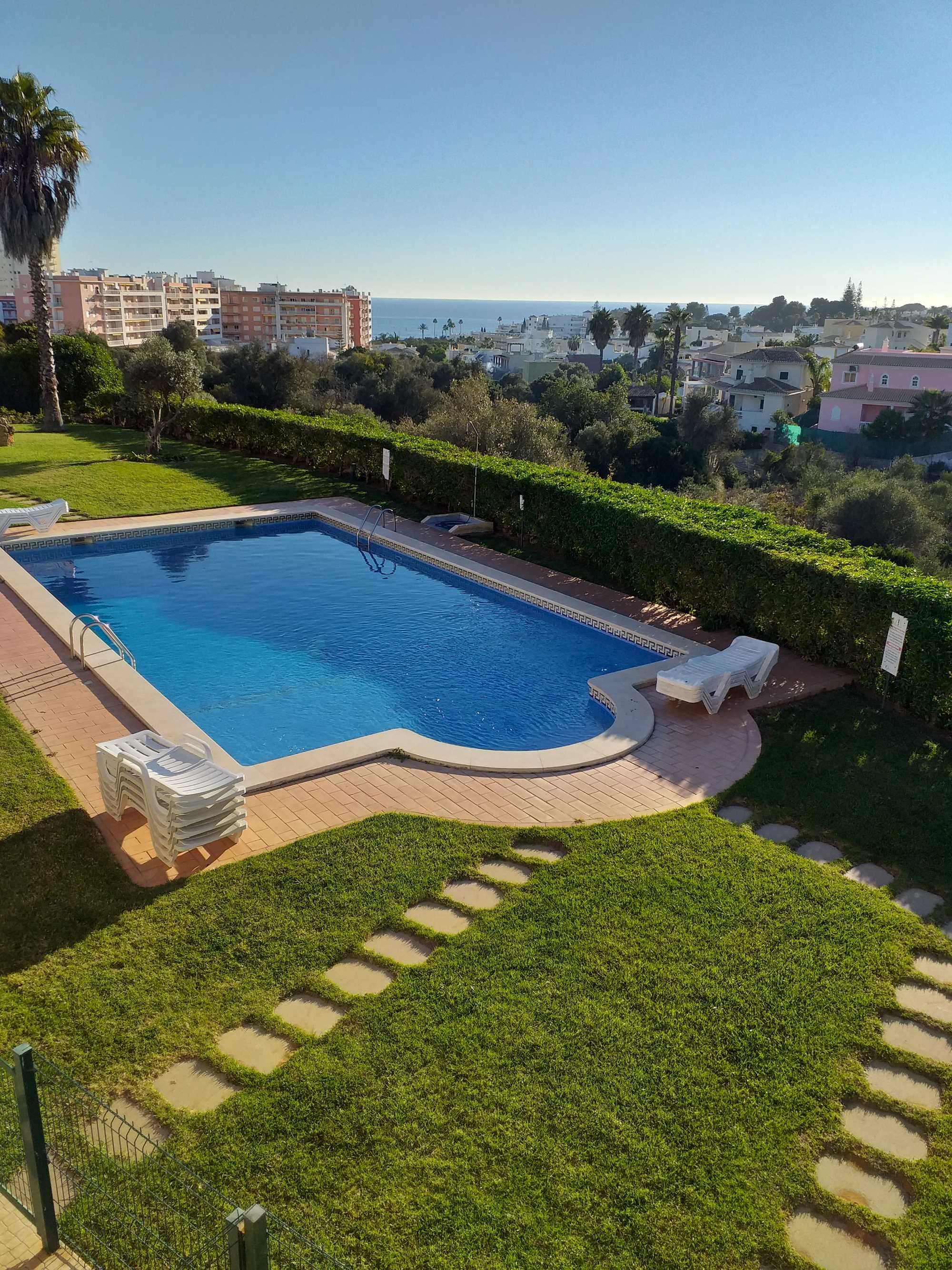 T1 Tranquilo Piscina Vista Mar e Campo A/C Férias Armação Pêra Algarve