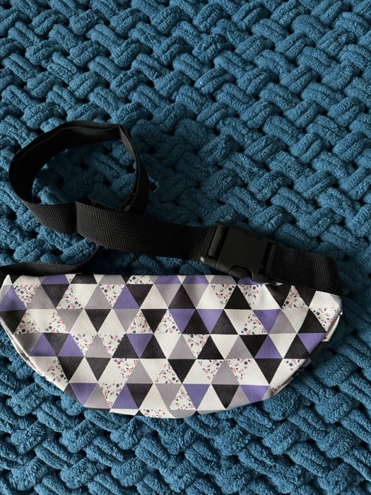 Сумка бананка жіноча