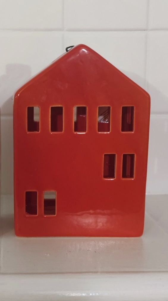 Червоний будиночок свічник / домик подсвечник красный