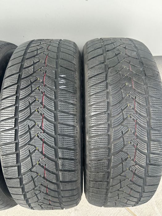 Шини DUNLOP 235/55R19