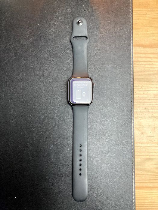 Apple Watch Series 5 – sprawny, uszkodzony mikrofon