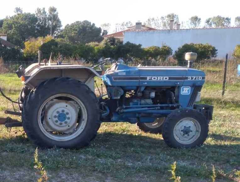Trator Ford 3710