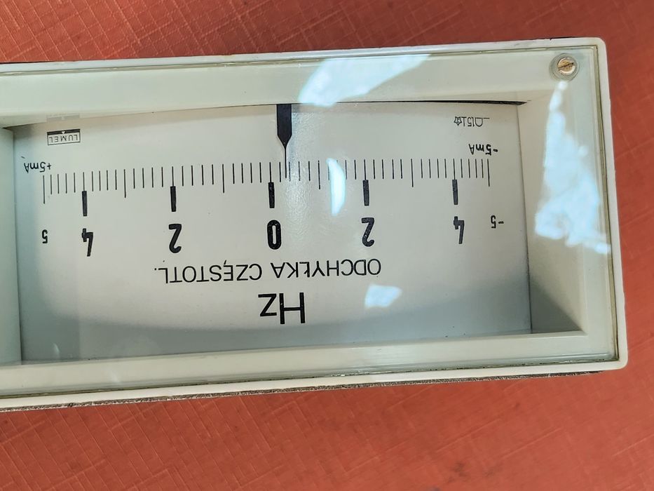 Przyrządy miernicze analogowy miernik częstotliwości,