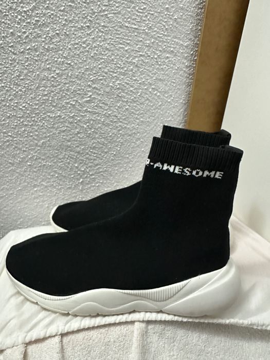 Tenis Bota tipo meia Bershka