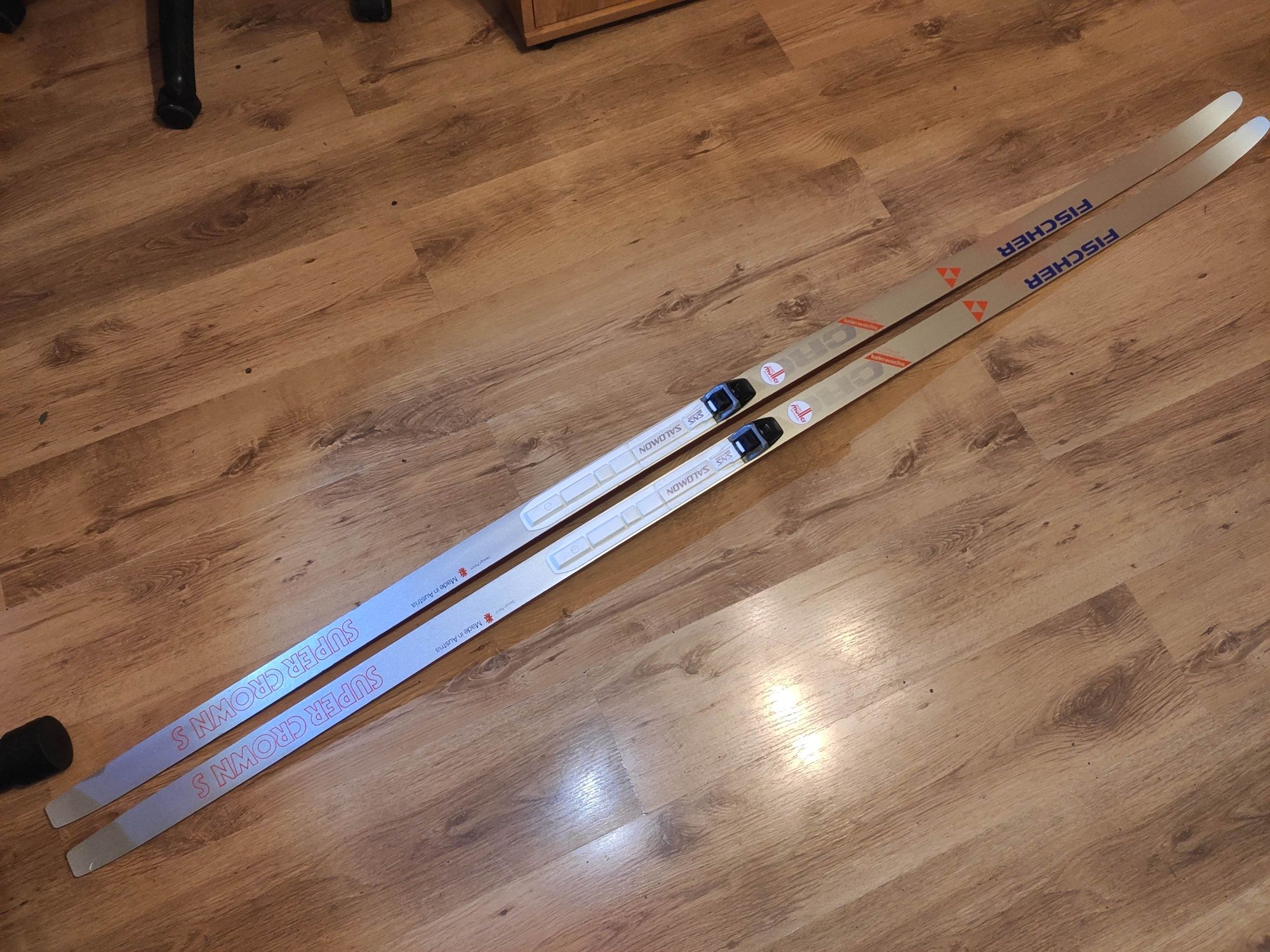 FISCHER CROWN narty biegowe 210 cm. z wiązaniami SALOMON SNS profil