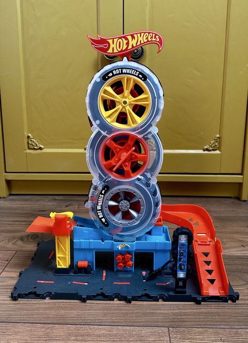 HOT WHEELS Warsztat opon HDP02