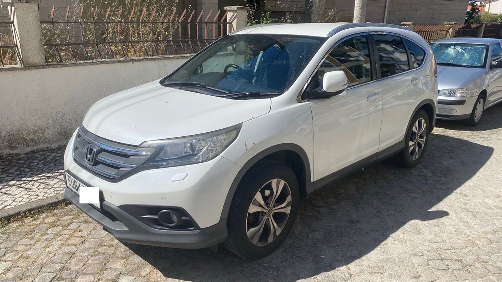 Honda CRV 2014, com volante do lado direito.