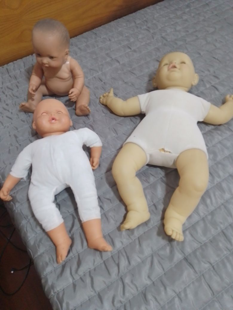 3 bonecos antigos