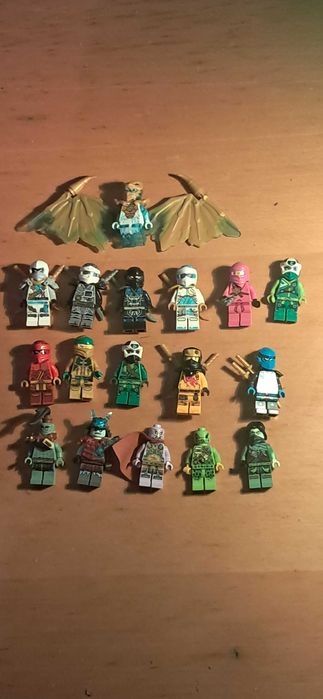 Na sprzedaz ludziki Lego Ninjago