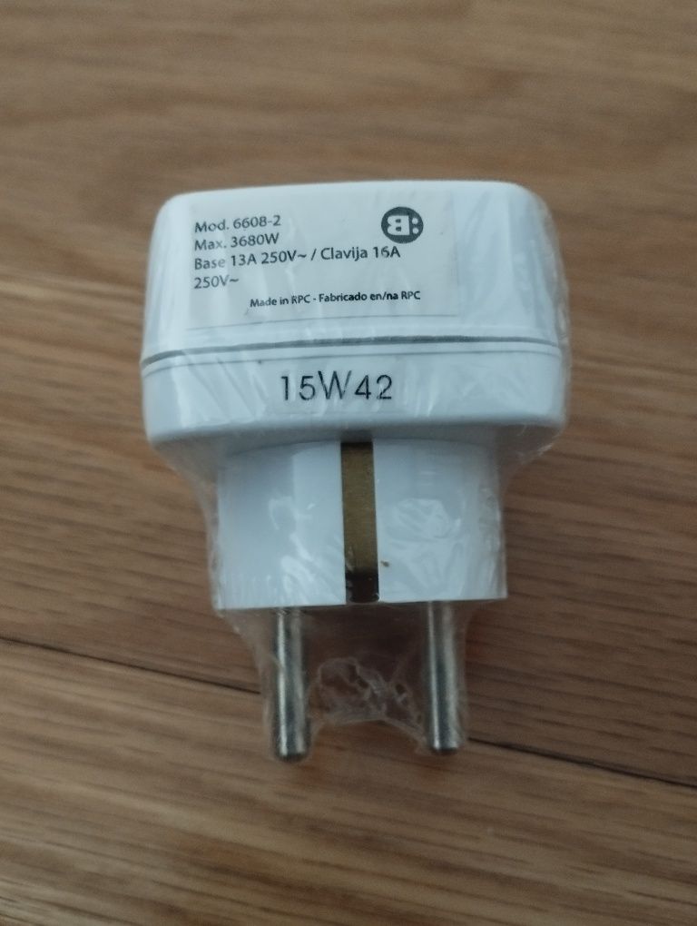 Adaptador de tomada europeu