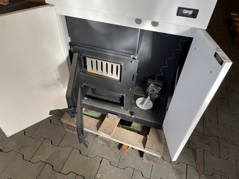 Kuchnia węglowa piec kominek z płaszczem wodnym MEGAL 20 kW II Gatunek