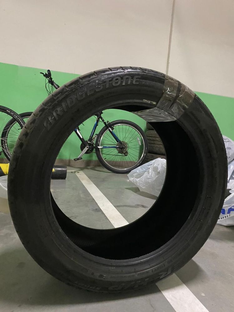 Летняя резина Bridgestone Dueier 305/40 r20 идеал