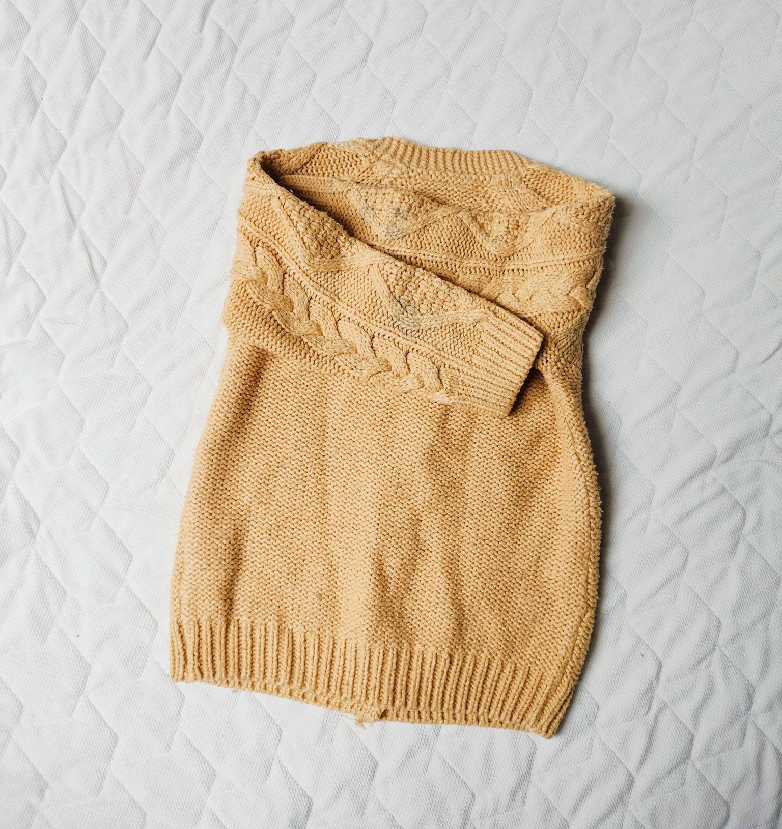 Musztardowy sweter dla dziecka Unisex 92