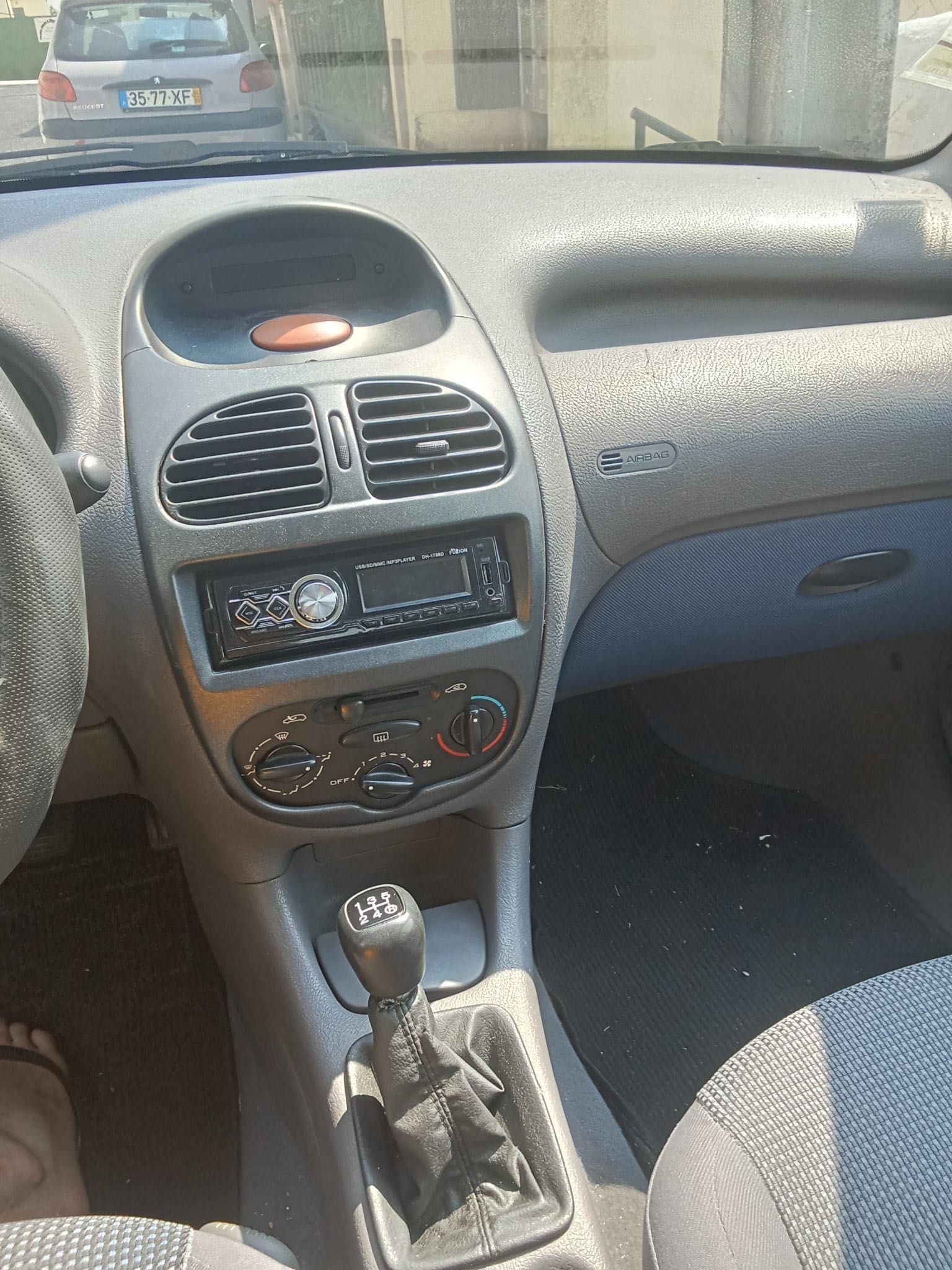 Peugeot 206 com 312978 km
