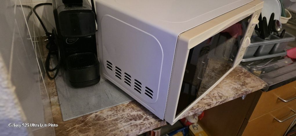 Vendo Microondas Thor a Funcionar Sem Qualquer Problema