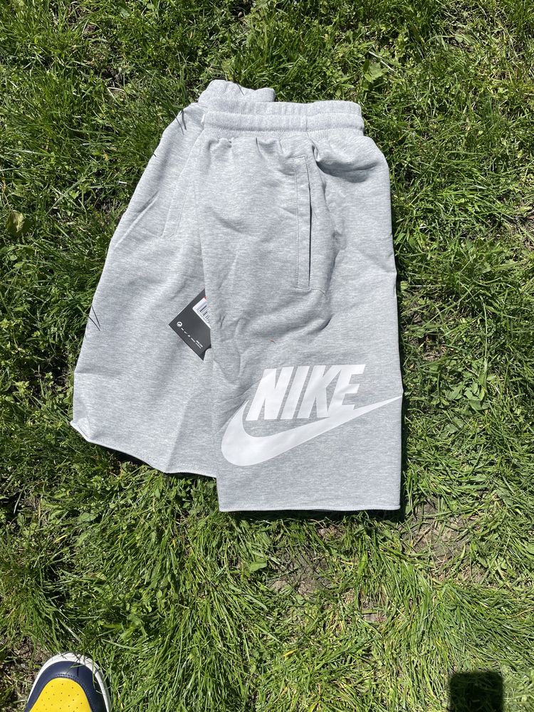 Шорты Nike новые, новые коллекции размеры M-L dri-fit