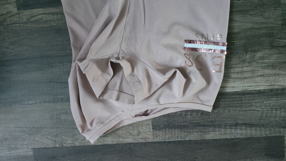 świetny t-shirt GUESS