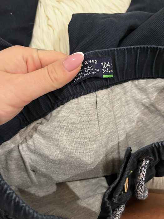 Spodnie granatowe chłopięce Reserved r. 104