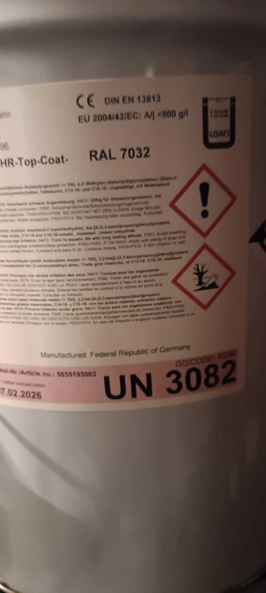 Sprzedam farbę do betonu firmy Steuler