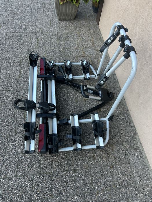 Bagażnik rowerowy Atera Thule na cztery rowery na hak holowniczy uchyl
