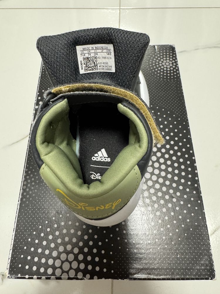 Детские кроссовки adidas, р. 24