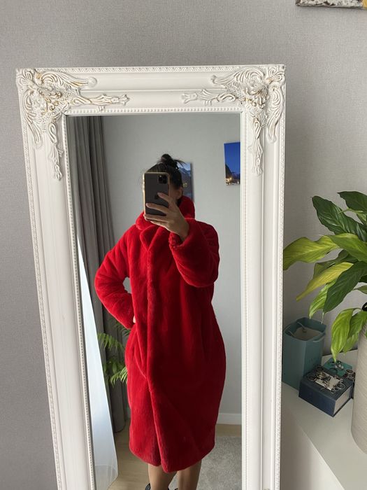 Шуба червона фірми Yavorsky