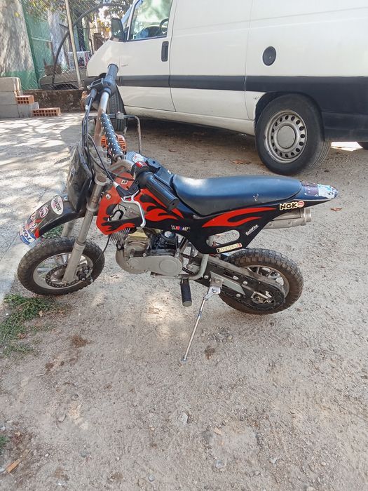 Vendo mota de criança