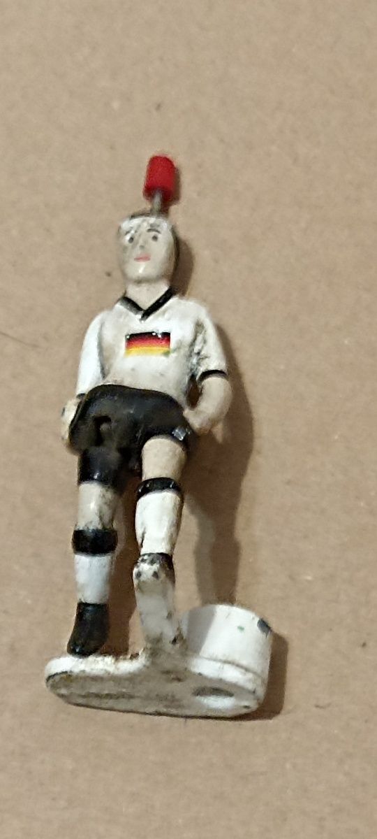 Metalowa figurka niemieckiego piłkarza TIPP KICK WM mistrzostwa 1990