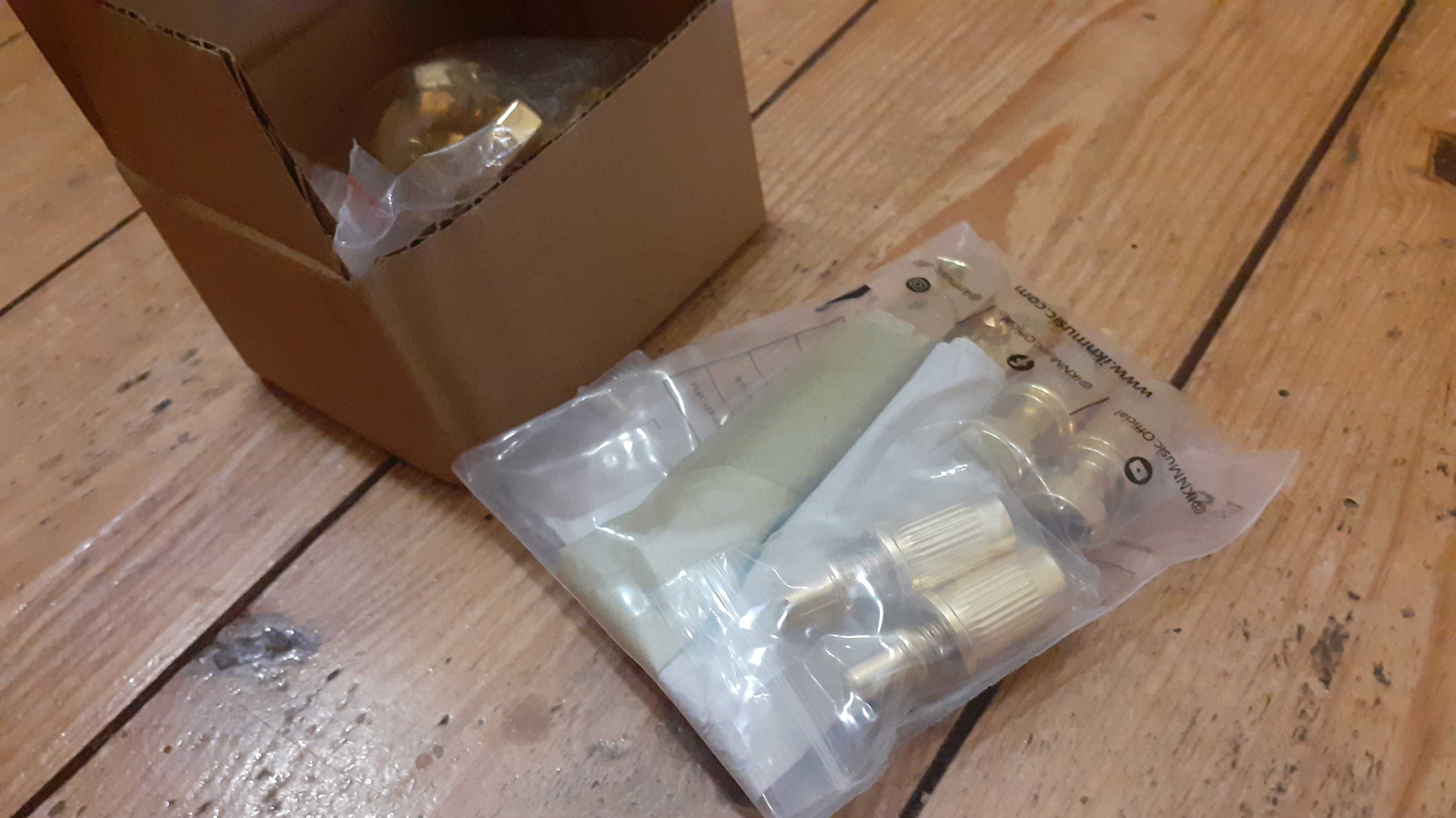 Conjunto de afinadores, ponte e tail piece (Dourado)