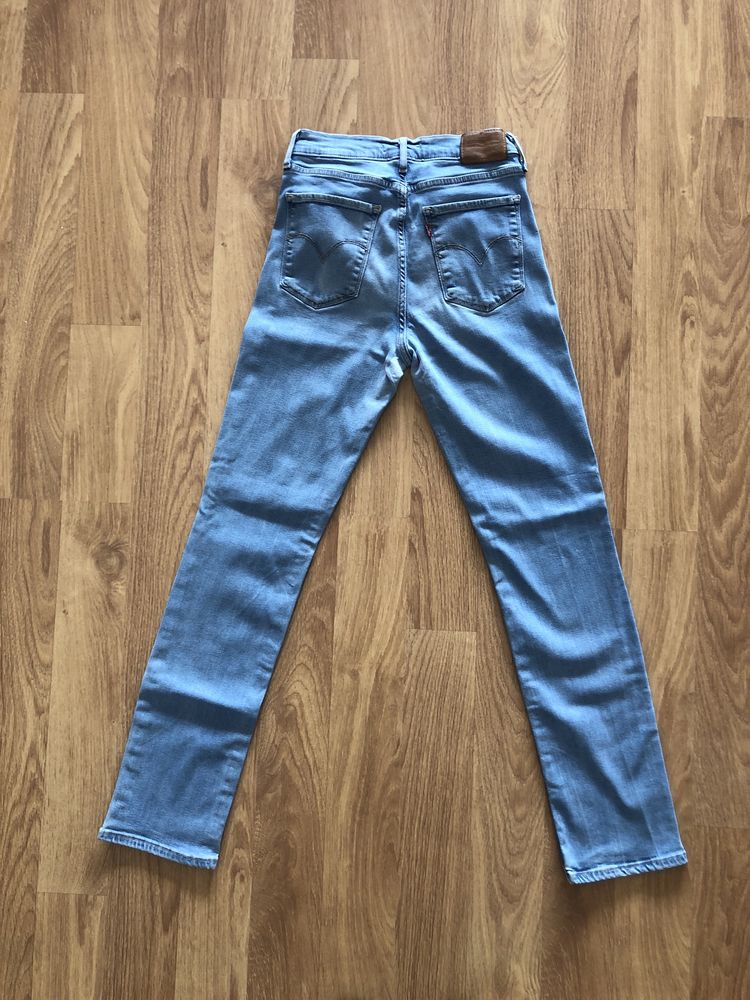 Levis’s 724 High Rise Straight W27 L30