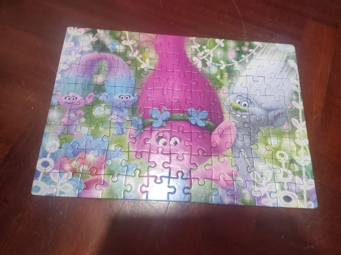 Trolls glitter puzzle