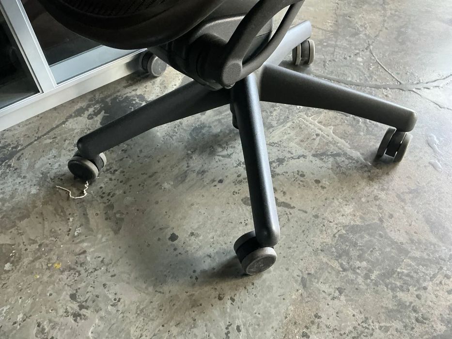 Krzesło biurowe Herman Miller
Classic B