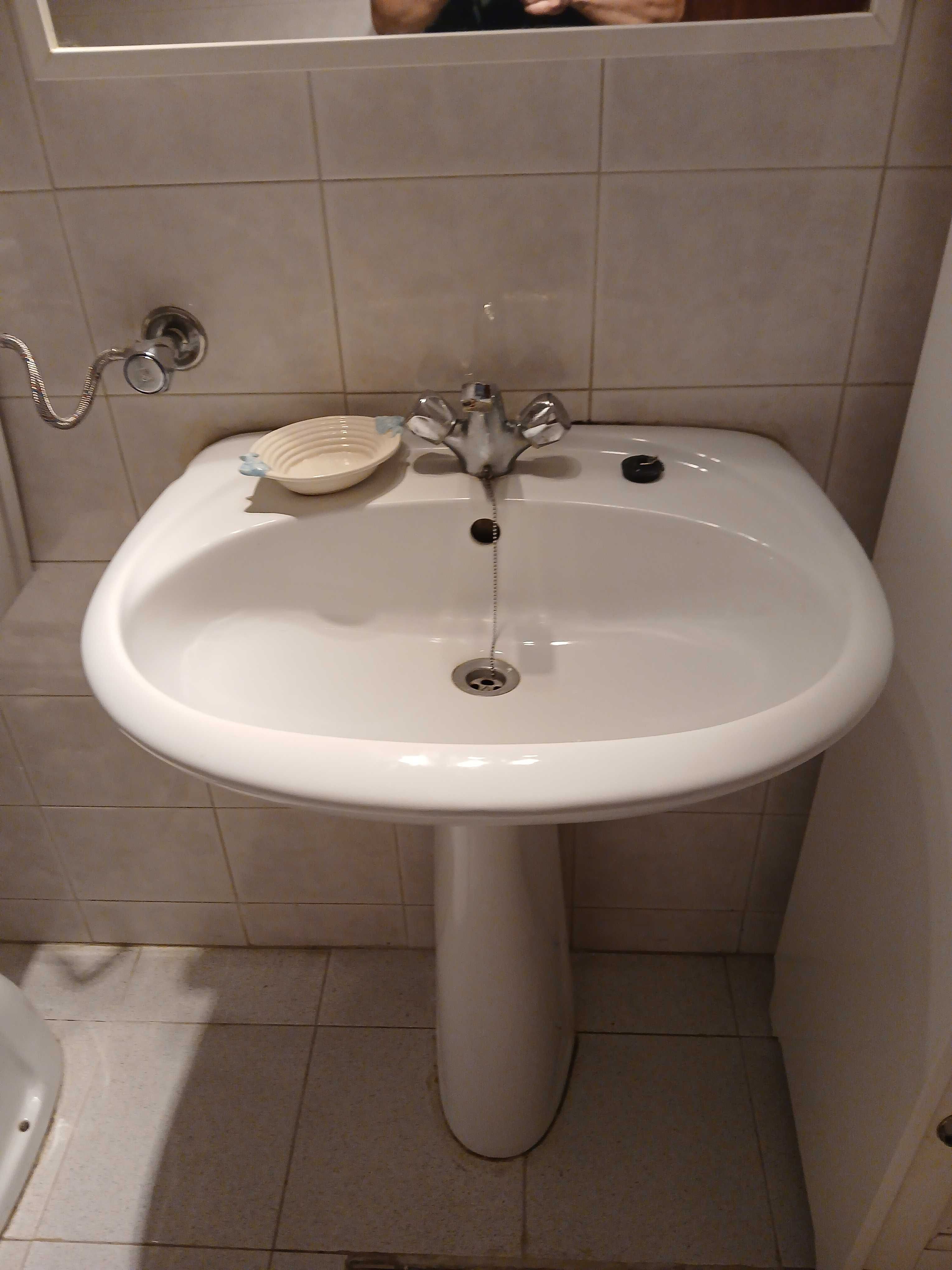 Vende-se sanita e lavatorio