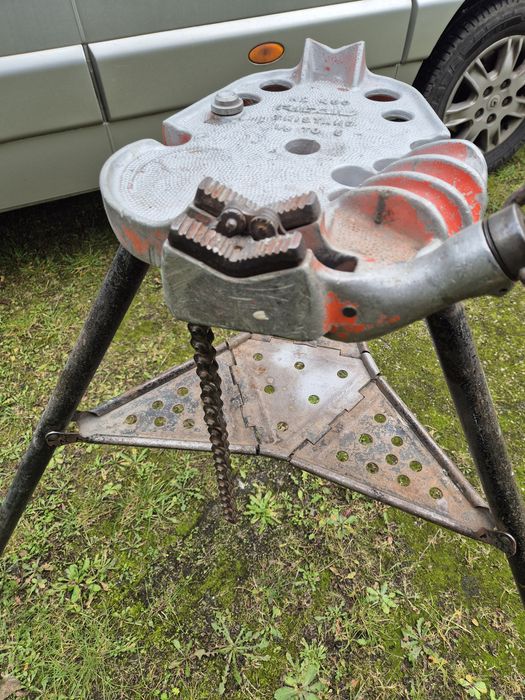 Imadło łańcuchowe na trójnogu ridgid 450