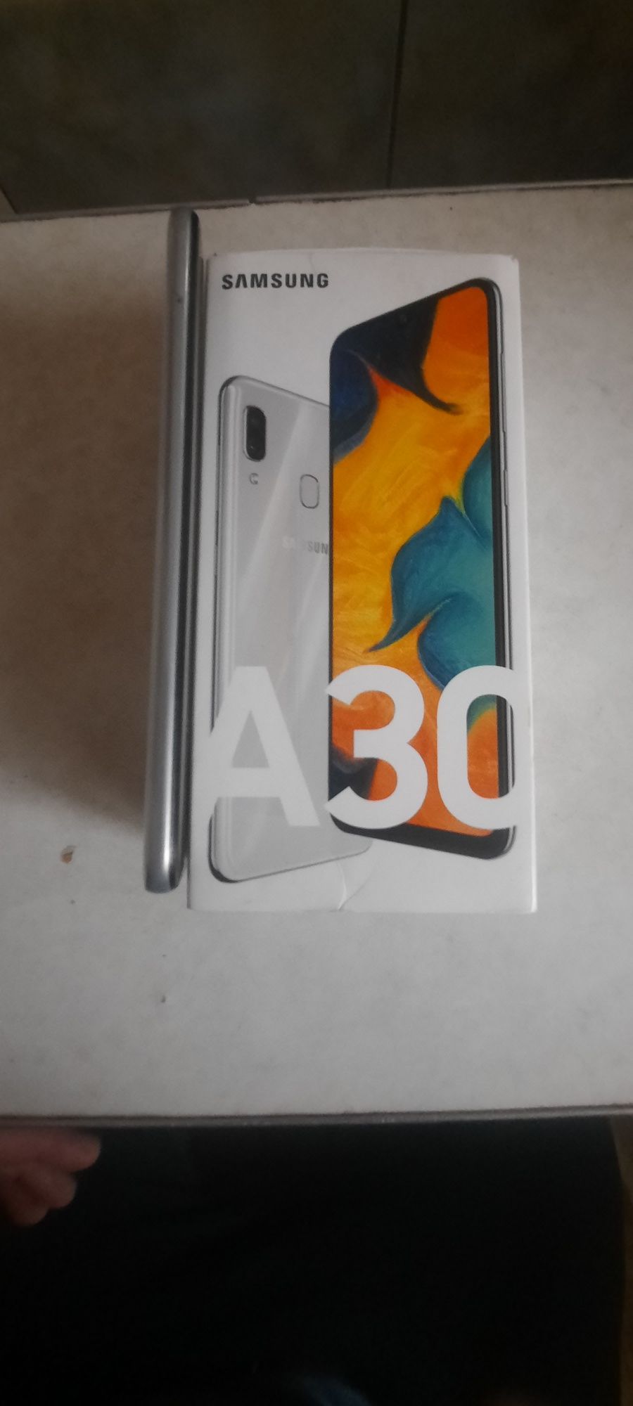 Samsung A30.     .