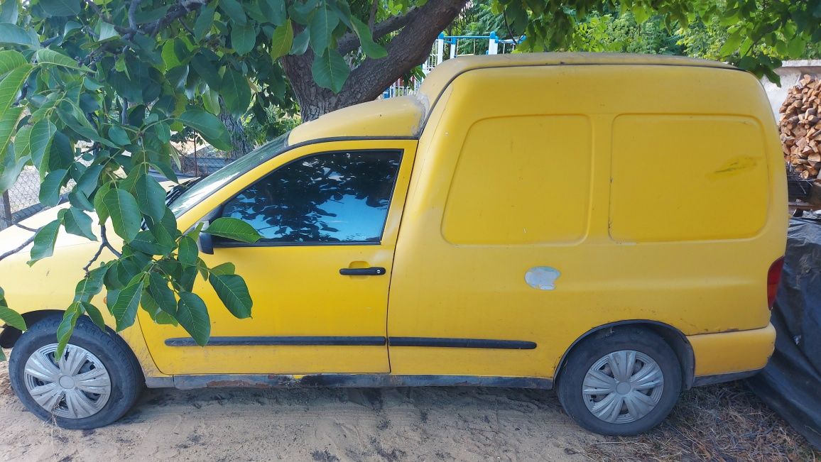 Продам Volkswagen Caddy 1.6 1997 года