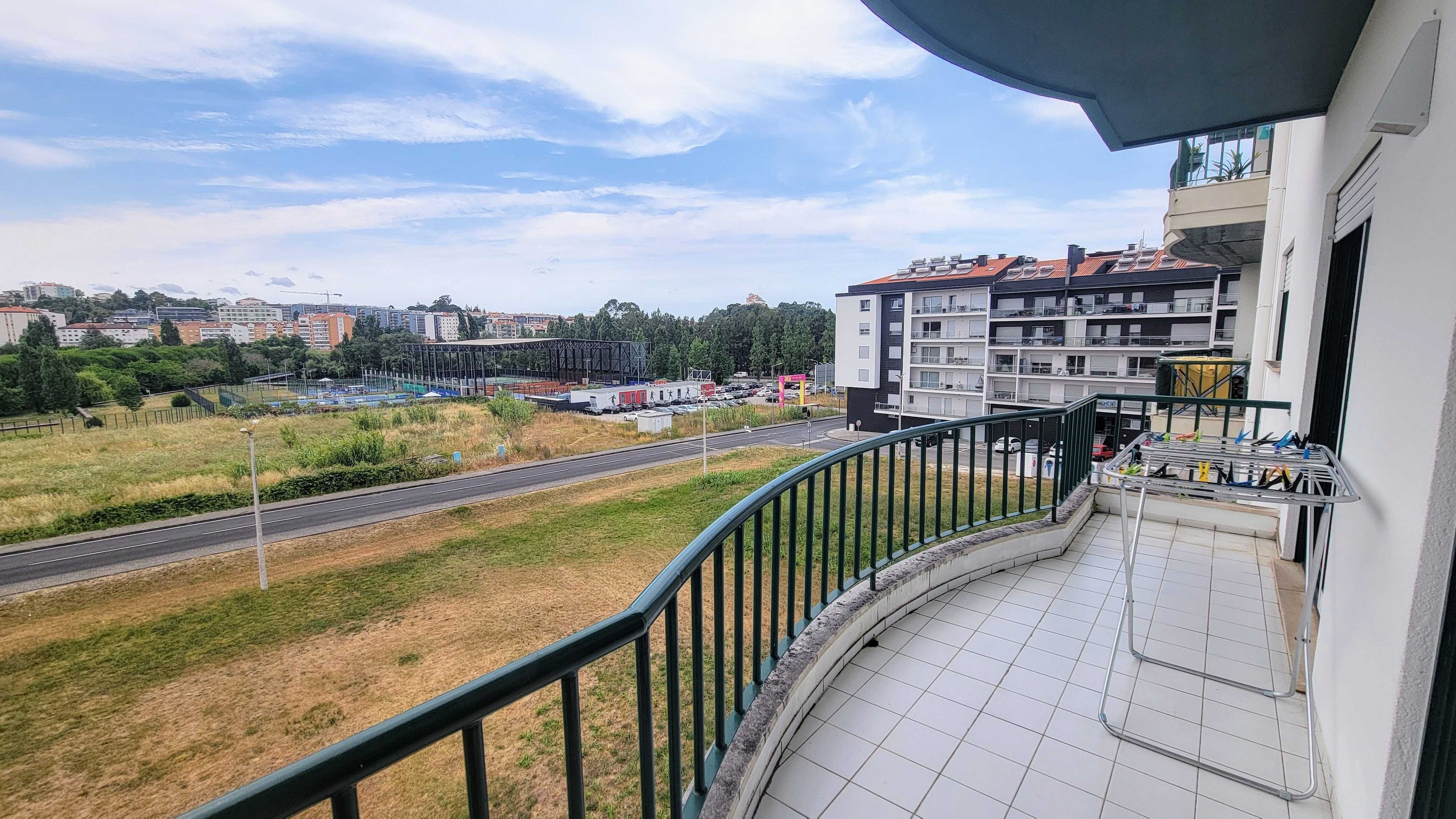 Apartamento T3 bem localizado em São Romão - Leiria