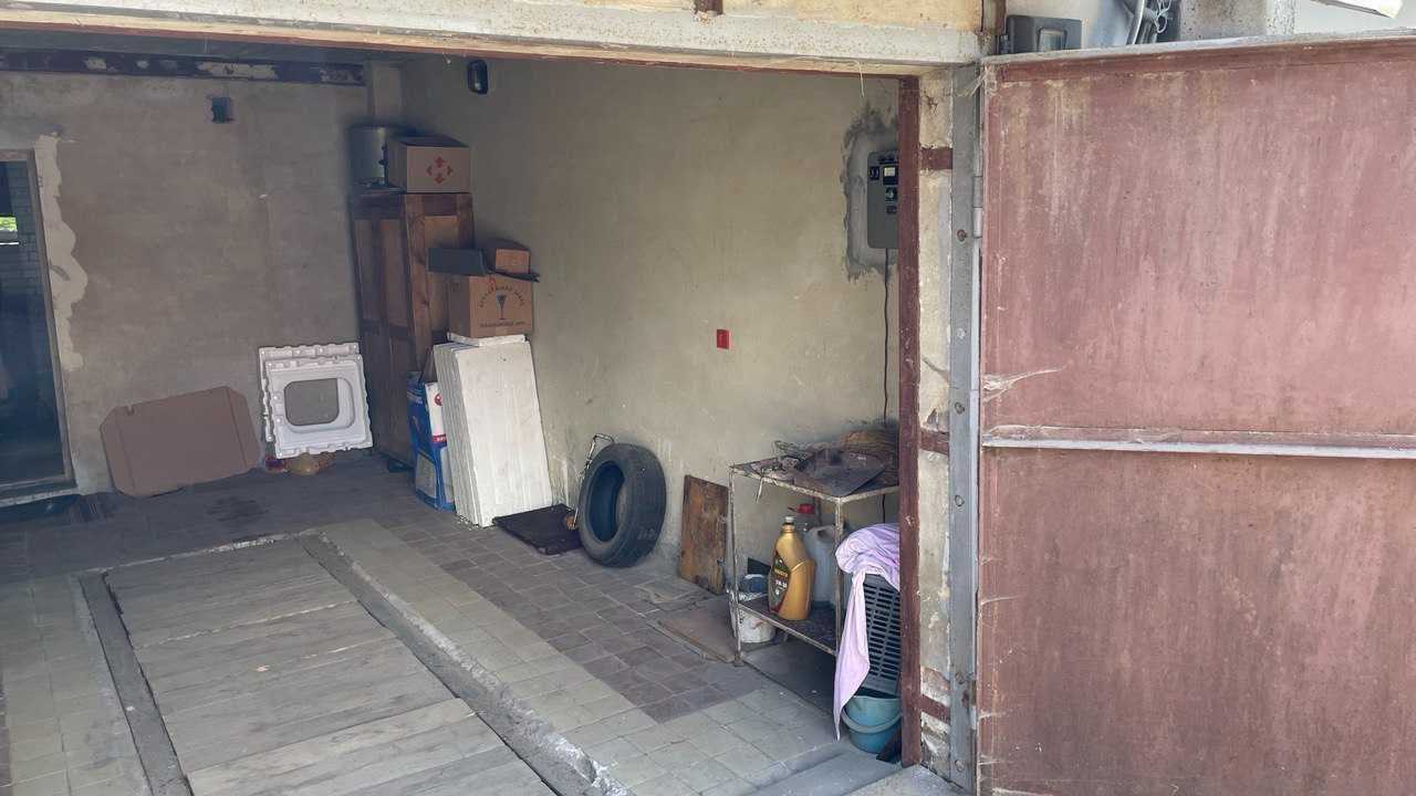Продам гараж в гаражному кооперативі "Самокат" біля жк "Фамілія"
